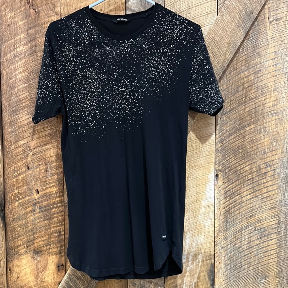 Men’s Only & Sons textured black short sleeve T shirt with curved hem
